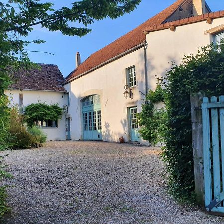 Saint-Amand-en-Puisaye Ferme Equestre & Chambres D'Hotes Gateau Stables Proche Guedelon מראה חיצוני תמונה